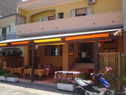 Bed and Breakfast Un Posto Al Sole Torretta  Экстерьер фото